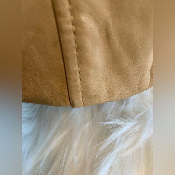 Danier Light Tan Soft Leather Jacket with Gold Hard-wear - Picture 4 of 7